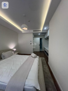 Luxurious Apartment in Prime Location Image 6