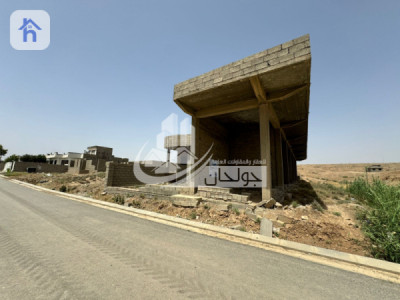 مبنى تجاري مع 6 محلات image 4
