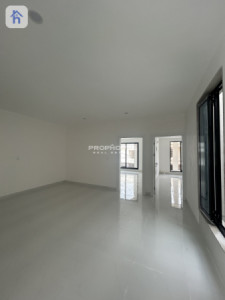 Twin House image 7