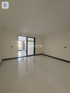 Twin House image 7