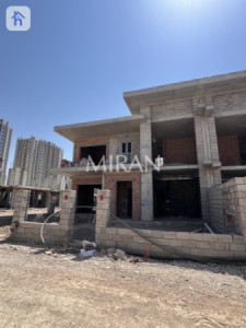 Spacious 4 Bedroom House in Erbil — 1