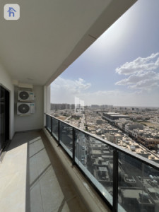 Bright and airy apartment in a prime location Image 5