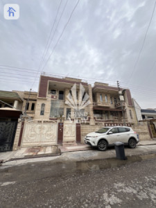 Three Floor House image 1