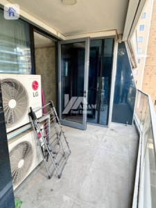 Bright and Modern Apartment in Prime Location Image 8