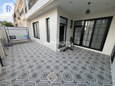 Furnished home with 5 bedrooms image 2