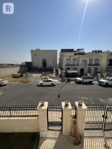 Modern House image 5