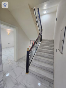 House (300m²) Image 6
