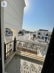 Elegant Residence for Sale Image 13