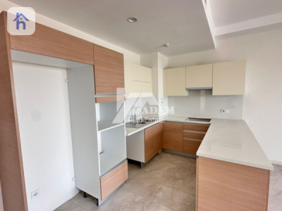 Modern apartment in Empire Square Image 3