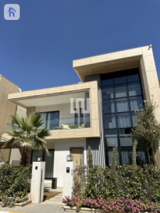 Luxury House image 1