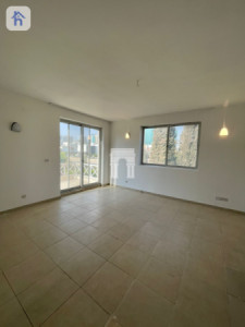 Spacious 5-Bedroom House in English Village Image 12