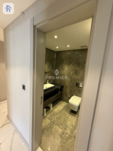 Luxurious 4-Bedroom Apartment with Stunning Views Image 15