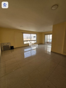 Bright and Spacious 7th Floor Apartment image 1
