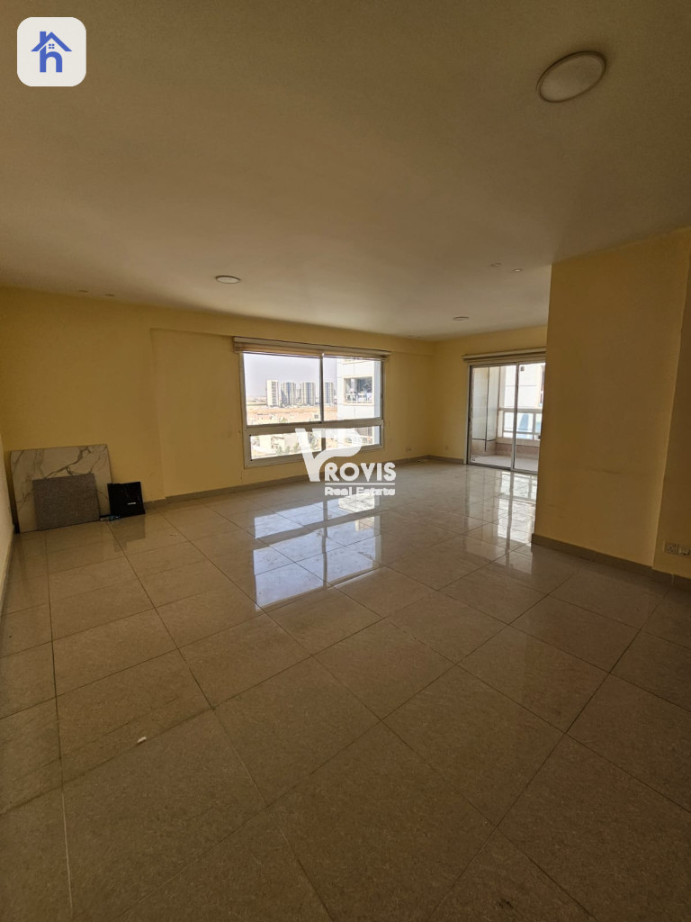 Bright and Spacious 7th Floor Apartment