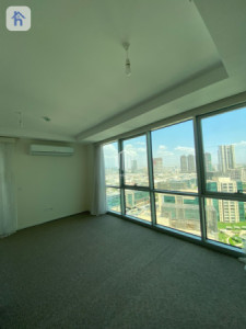 Modern Apartment with City Views Image 7
