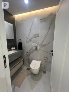 Luxurious Apartment in Prime Location Image 9