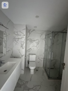 ستۆدیۆیەکی ئارام لە تاوەرەکانی ئیمپایەر پیرڵ وێنە 4