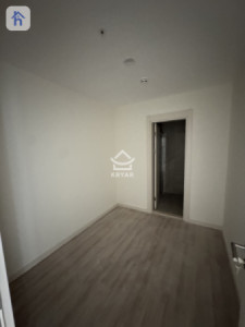 Large 4-Bedroom Apartment For Rent Image 7