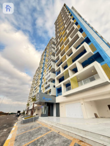 18th Floor Apartment Image 6