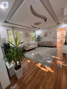 Three Floor House image 6