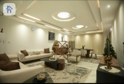Elegant 5 Bedroom House for Sale Image 6