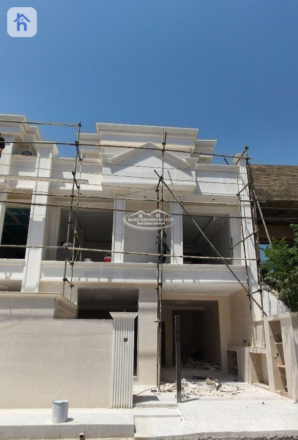 منزل واسع مع 5 غرف نوم