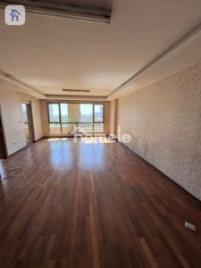 Modern 4-Bedroom Apartment with Beautiful View image 1