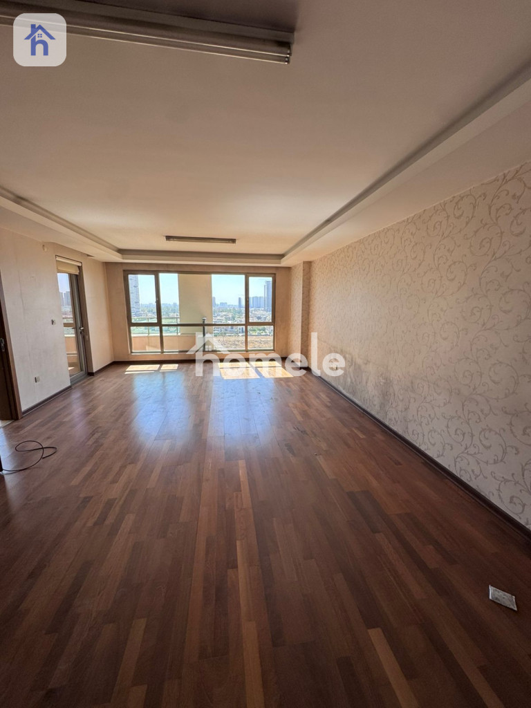 Modern 4-Bedroom Apartment with Beautiful View