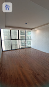 Modern Apartment with 3 Bedrooms Image 6