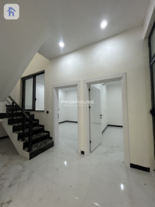 Modern House image 5