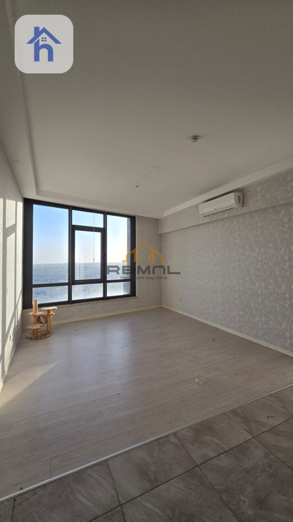 Modern One-Bedroom Apartment Resim 2