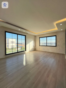 Corner House Image 21