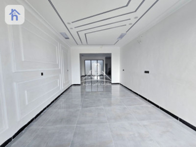 منزل بخمس غرف نوم كبير للبيع صورة 5