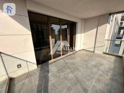 Elegant 4-Bedroom Apartment with Balcony Image 27
