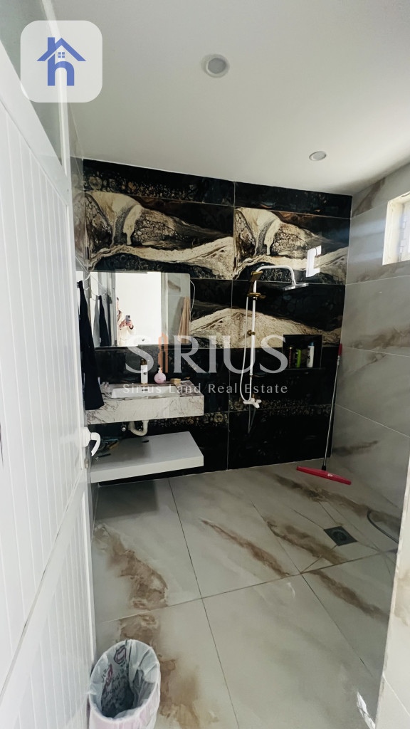 Spacious 4 Bedroom Home in Hakmawa Resim 5