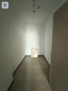 Spacious Office in Prime Location Resim 5