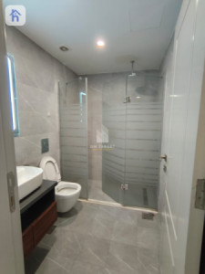 Modern 1 Bedroom in Sky Towers Image 14