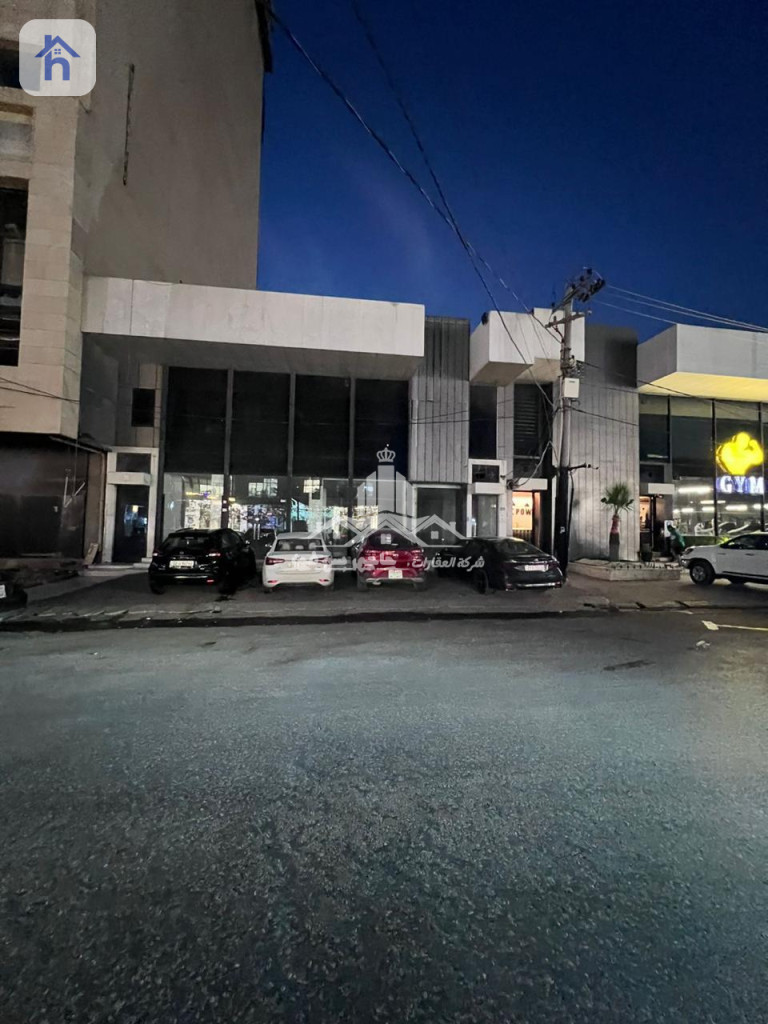 Spacious Showroom in Runaki