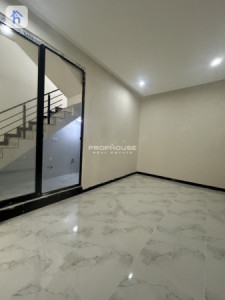 Modern 3 Bedroom House Resim 6