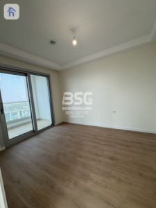 Modern Apartment in Empire Wings Image 4