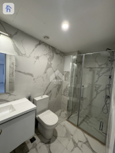 Cozy 1-bedroom flat in prime location Image 5