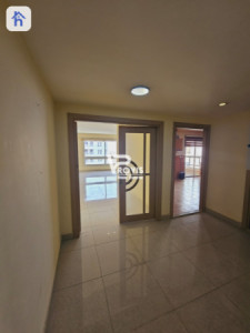 Bright and Spacious 7th Floor Apartment Image 6