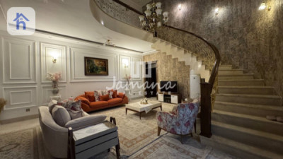 Spacious Family Home, Prime Location Image 9