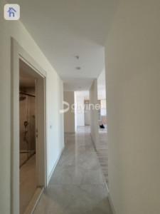 Corner Apartment image 4