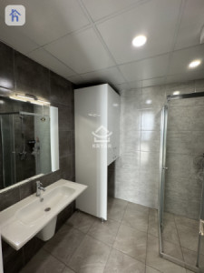 Elegant 2-Bedroom Apartment Resim 7