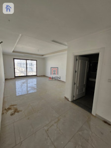 Modern Family Home with Multiple Rooms Resim 10
