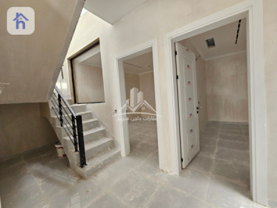 Modern House image 6