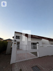 Commercial House (200m²) image 2