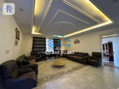 Spacious house with garden Image 7