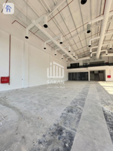 Spacious Showroom with Offices and Rooms Image 9
